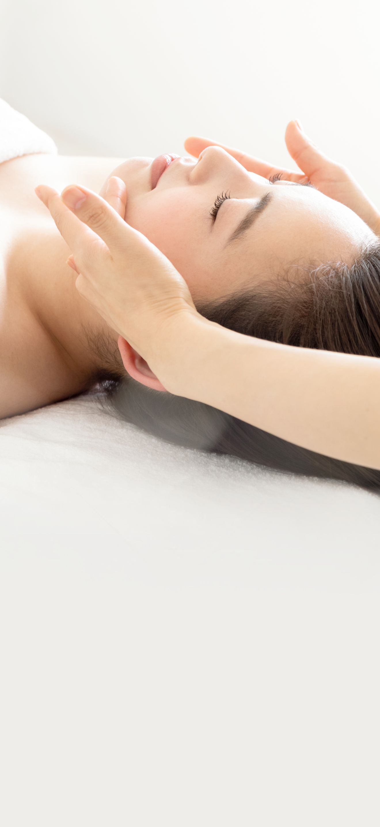 箕面のエステサロン「Cellulam箕面」のフェイシャルエステ施術イメージ